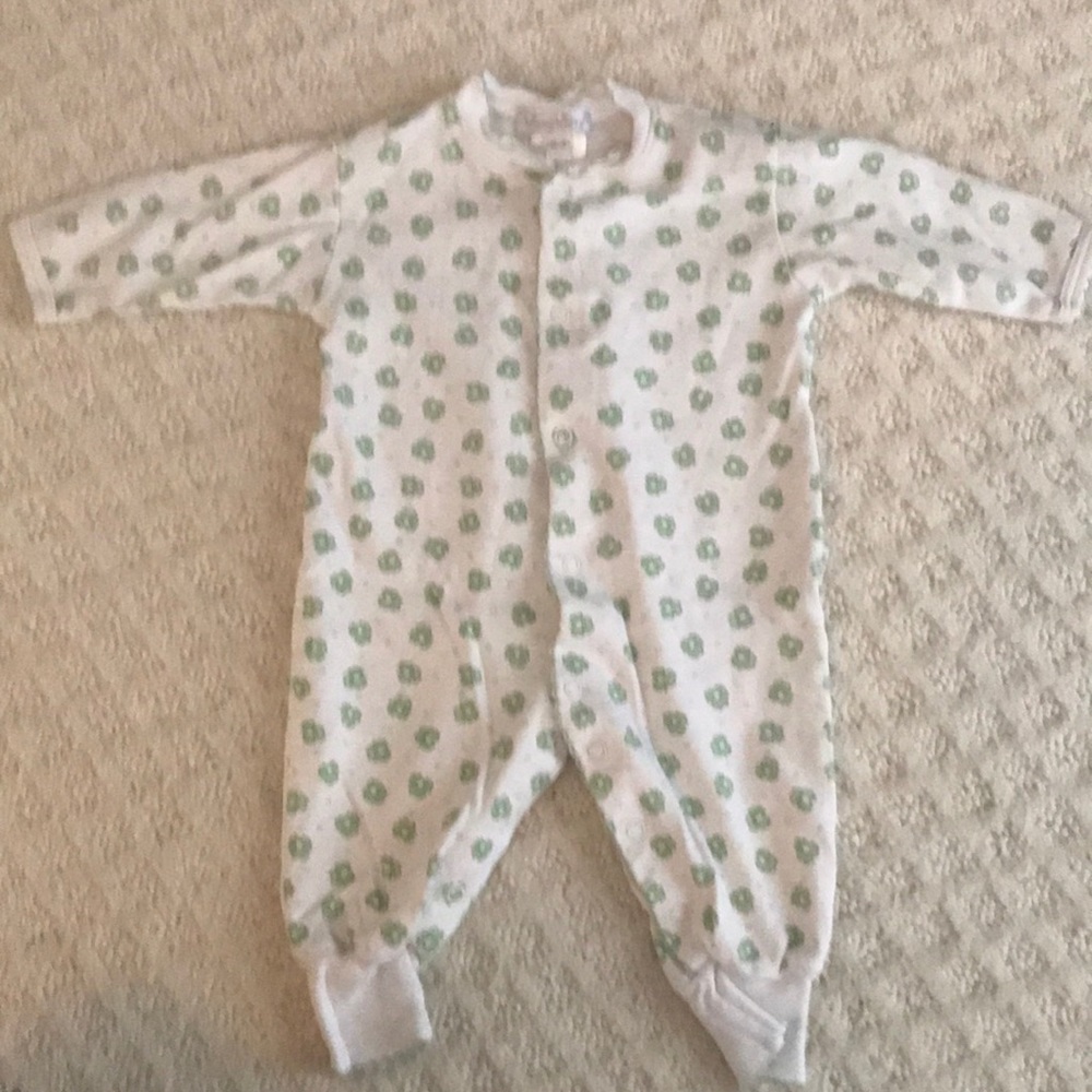 Kissy kissy outfit 0-3 months.